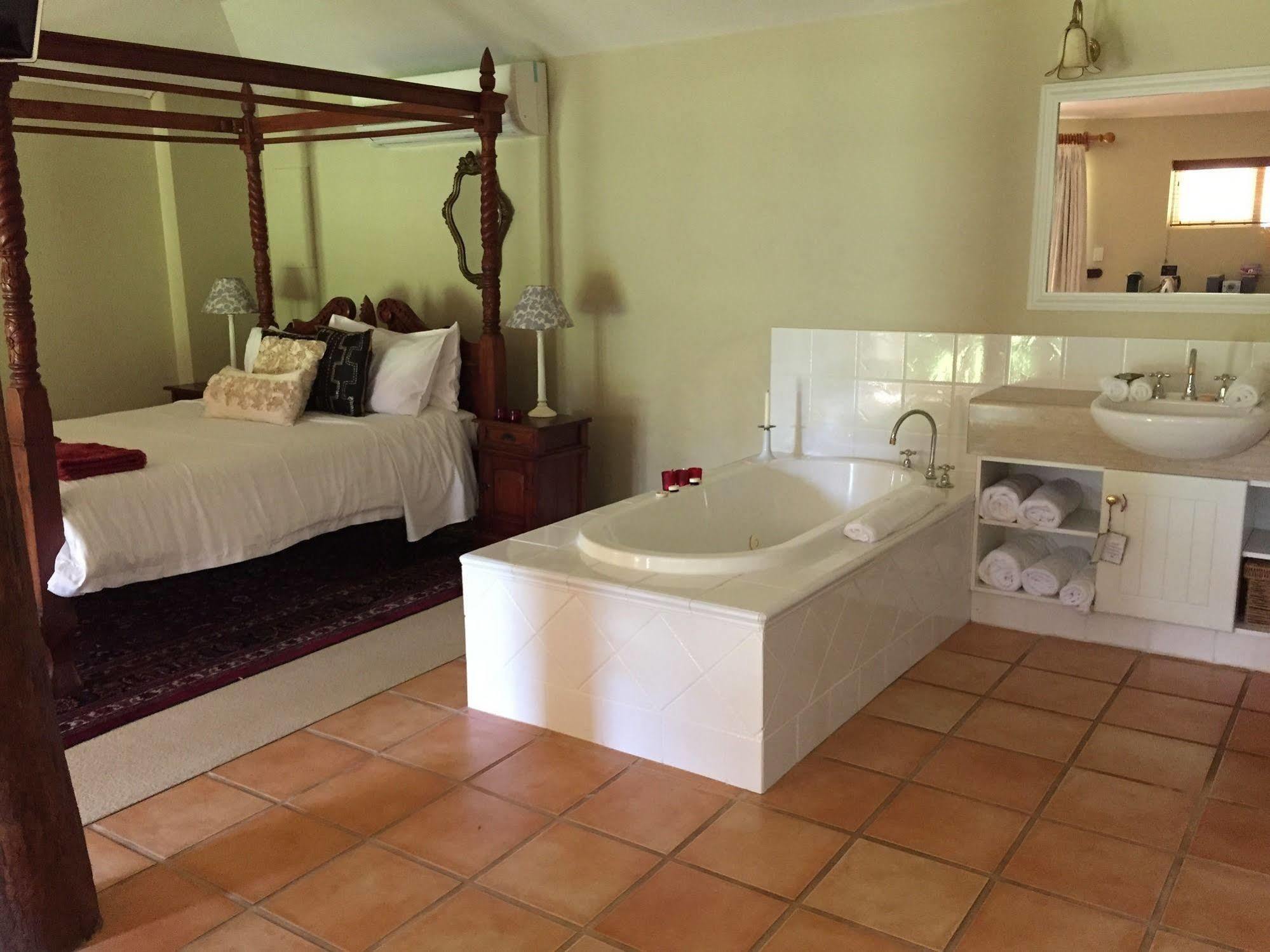Erravilla Country Estate Spa Suite Accommodation Cowaramup Exterior photo